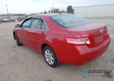 2011 Toyota Camry Le z USA, uszkodzony, nr VIN 4T1BF3EK4BU666482